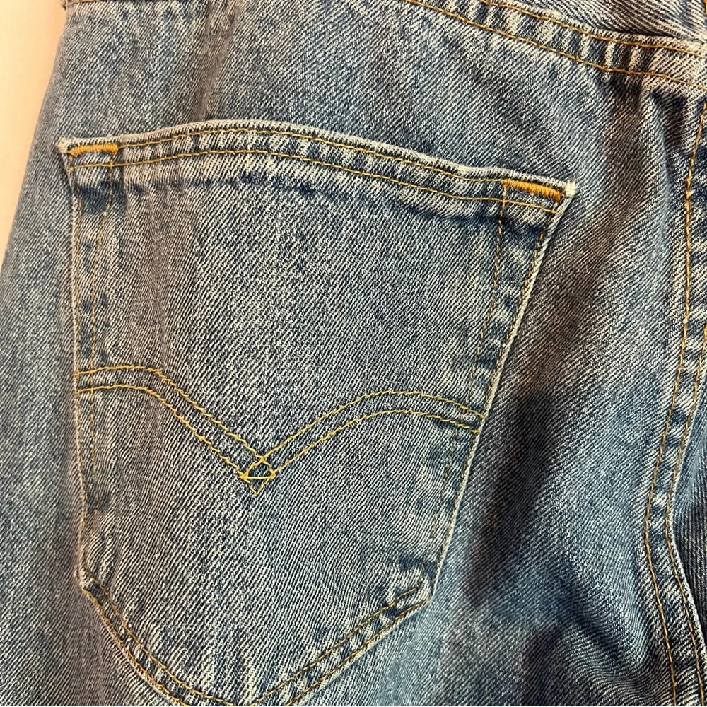 Levi's 501's Vintage Button Fly Straight Leg Medium Wash Jeans Size 33X30 - Picture 8 of 13